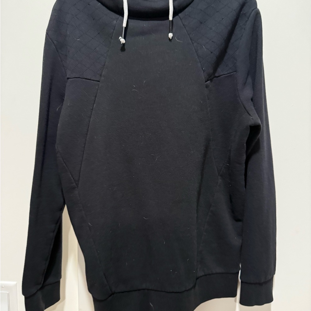 Black Quilted Hoodie with Drawstrings
